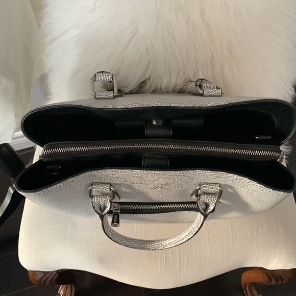 Colab Hand Bag - Picture 4 of 5